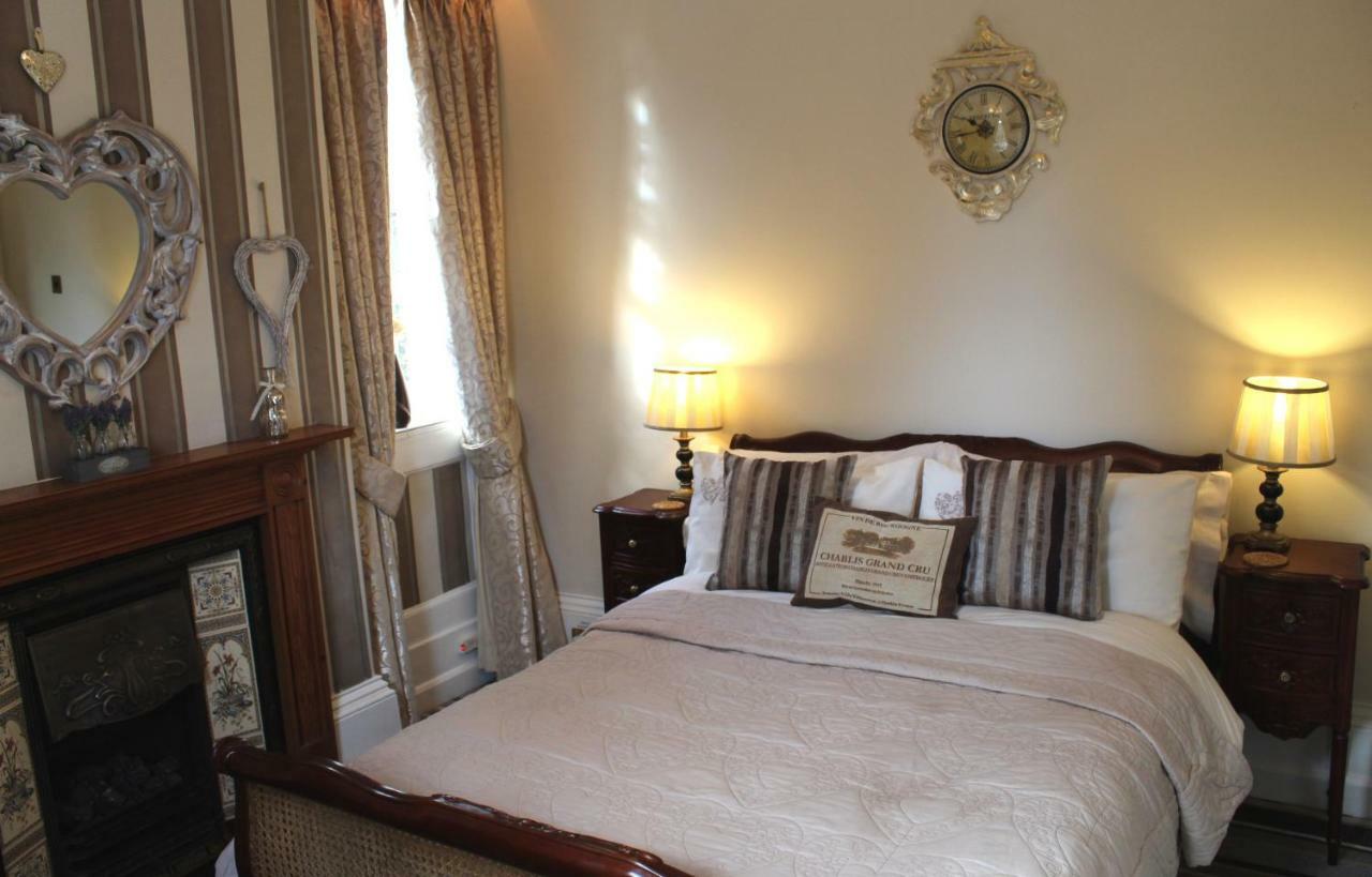 Holly House Bed And Breakfast And Apartments Hereford Ngoại thất bức ảnh