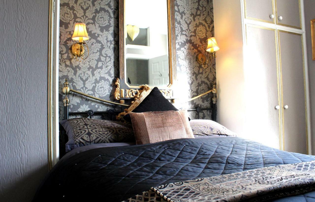 Holly House Bed And Breakfast And Apartments Hereford Ngoại thất bức ảnh