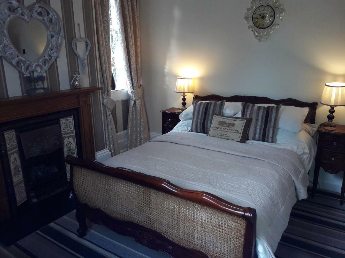 Holly House Bed And Breakfast And Apartments Hereford Ngoại thất bức ảnh